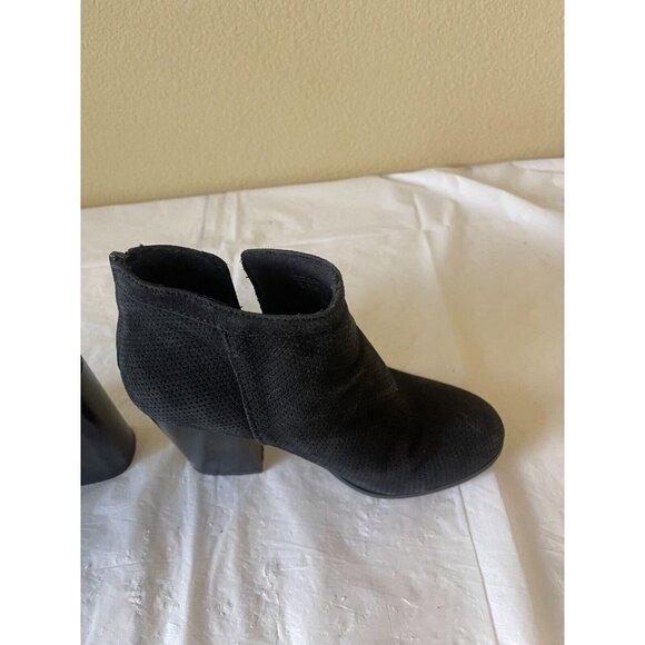 Call it spring  perforated ankle  boot  size 8 zip up - Picture 10 of 15